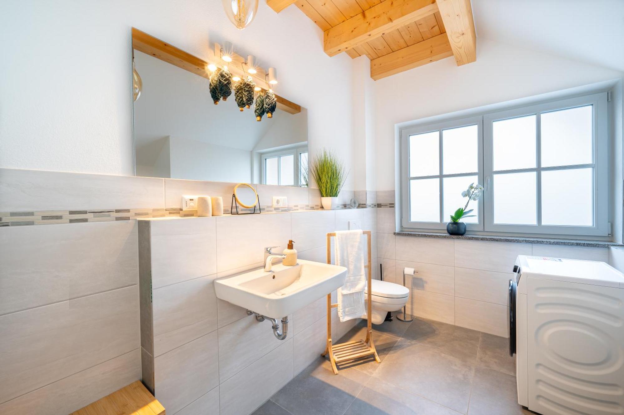 Liboria I Traumhafte Ferienwohnung In Aidling Am Riegsee Mit Atemberaubendem Blick Auf Die Majestaetische Zugspitze! エクステリア 写真